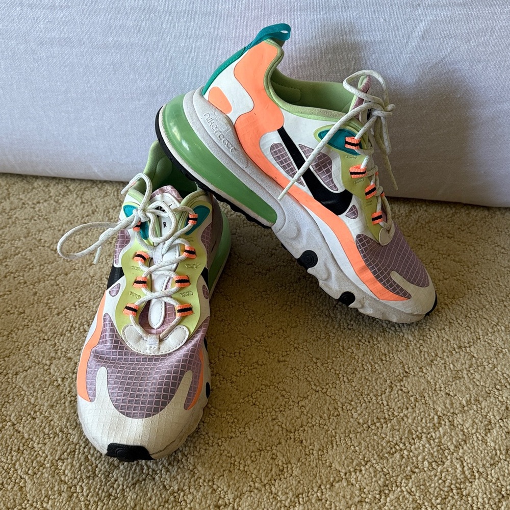 Nike Air Max 270 React SE Sneakers